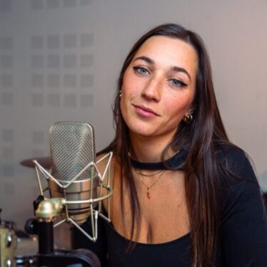 Camilla Vu ci racconta il suo nuovo singolo “Dritta da te”